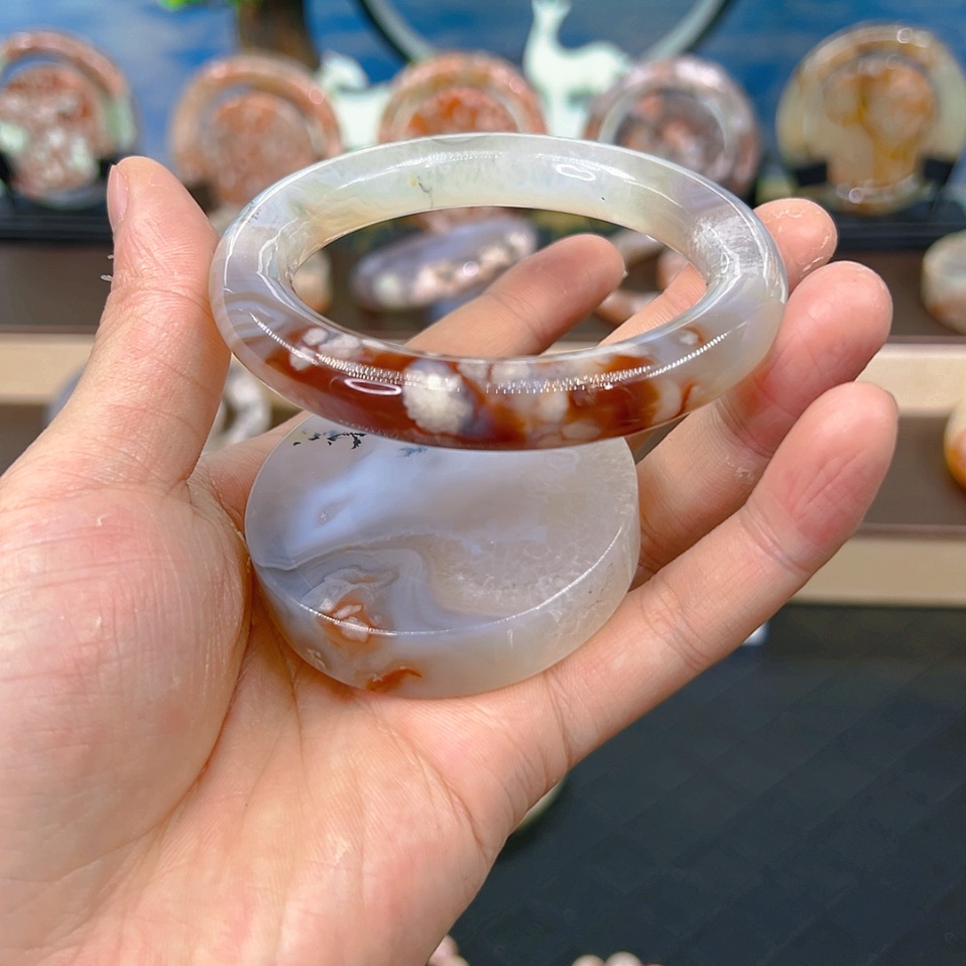 石英质玉手镯未镶嵌