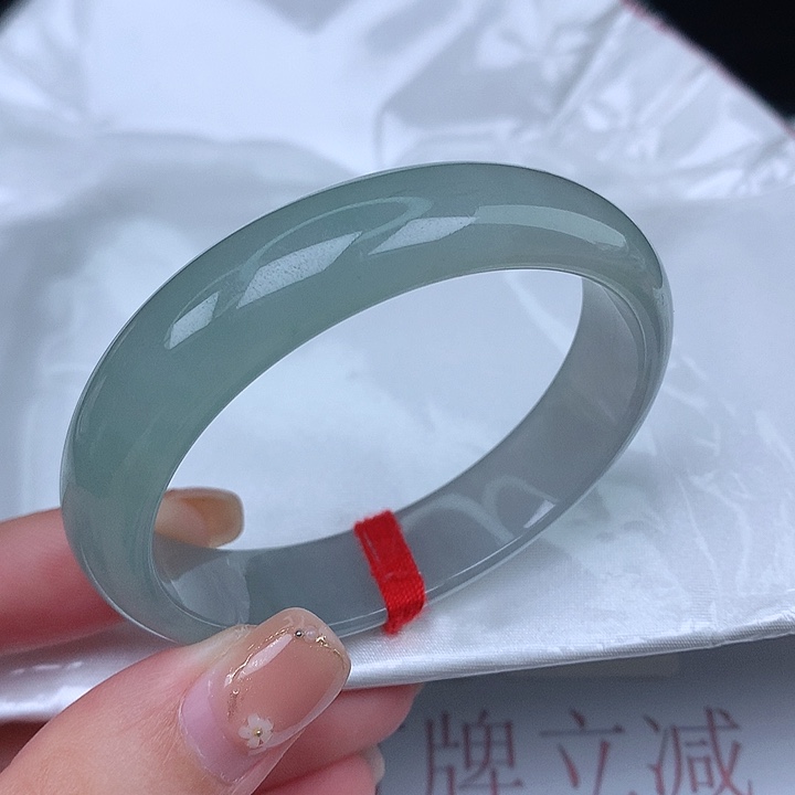 未镶嵌手镯（贵妃镯）翡翠天然