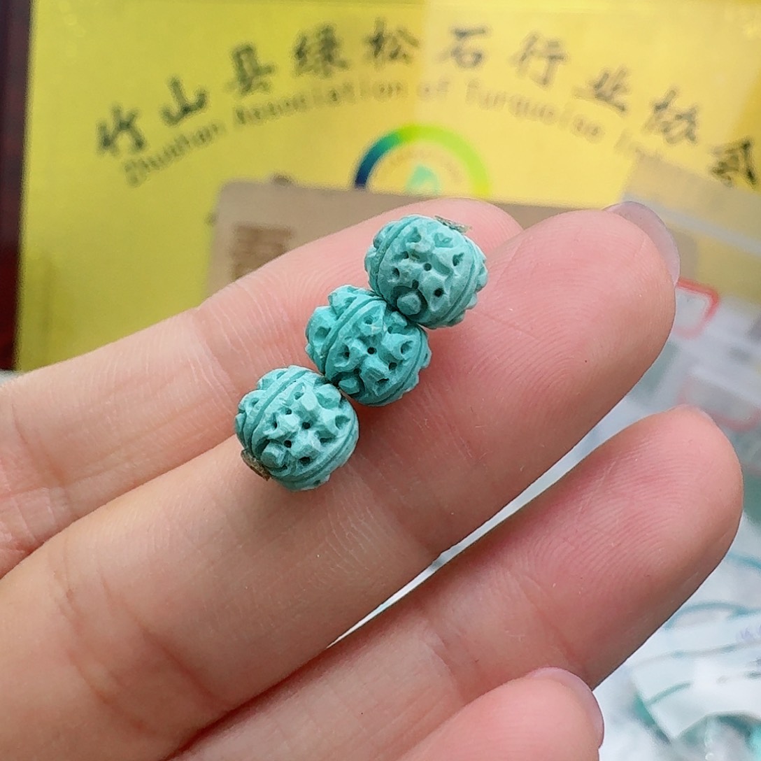 未镶嵌绿松石珠宝奇石