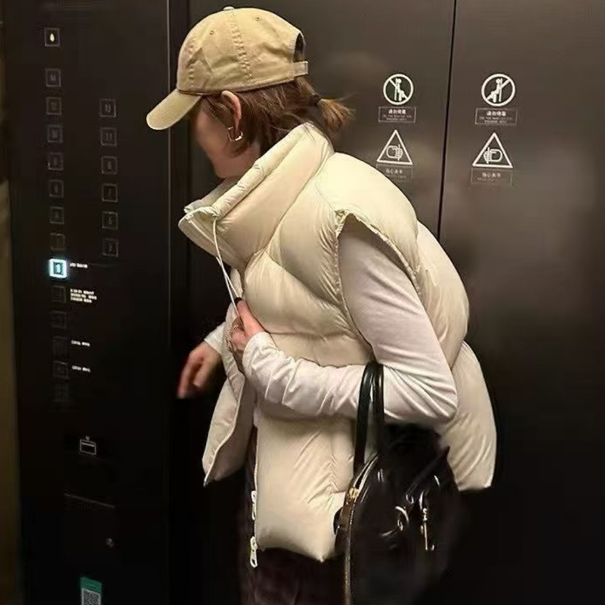 立领羽绒马甲女短款云朵泡芙2025新款90绒高级感加厚宽松百搭外套