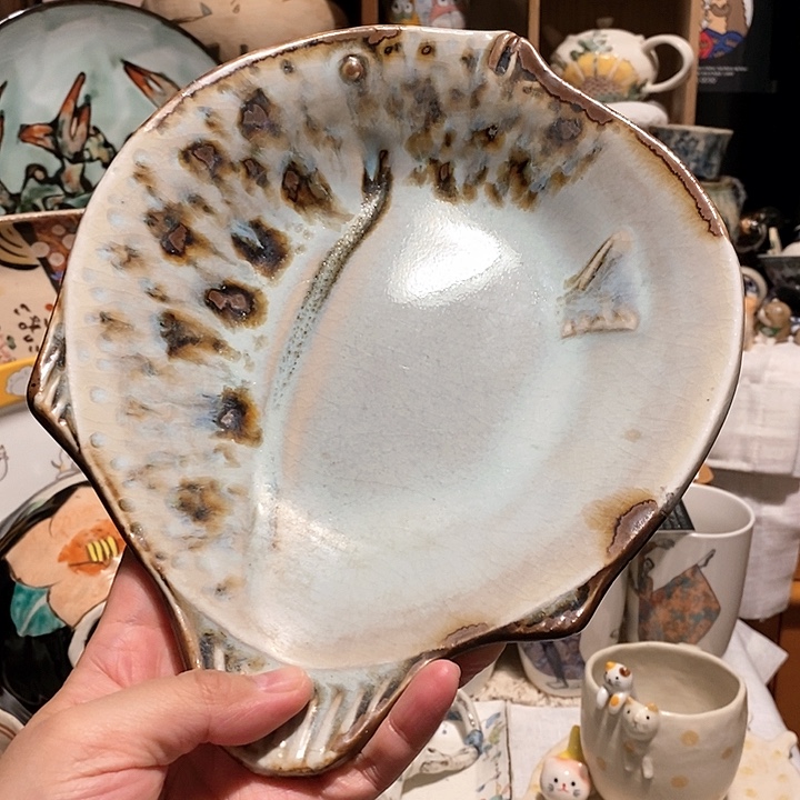 搪瓷陶胎鱼盘子………