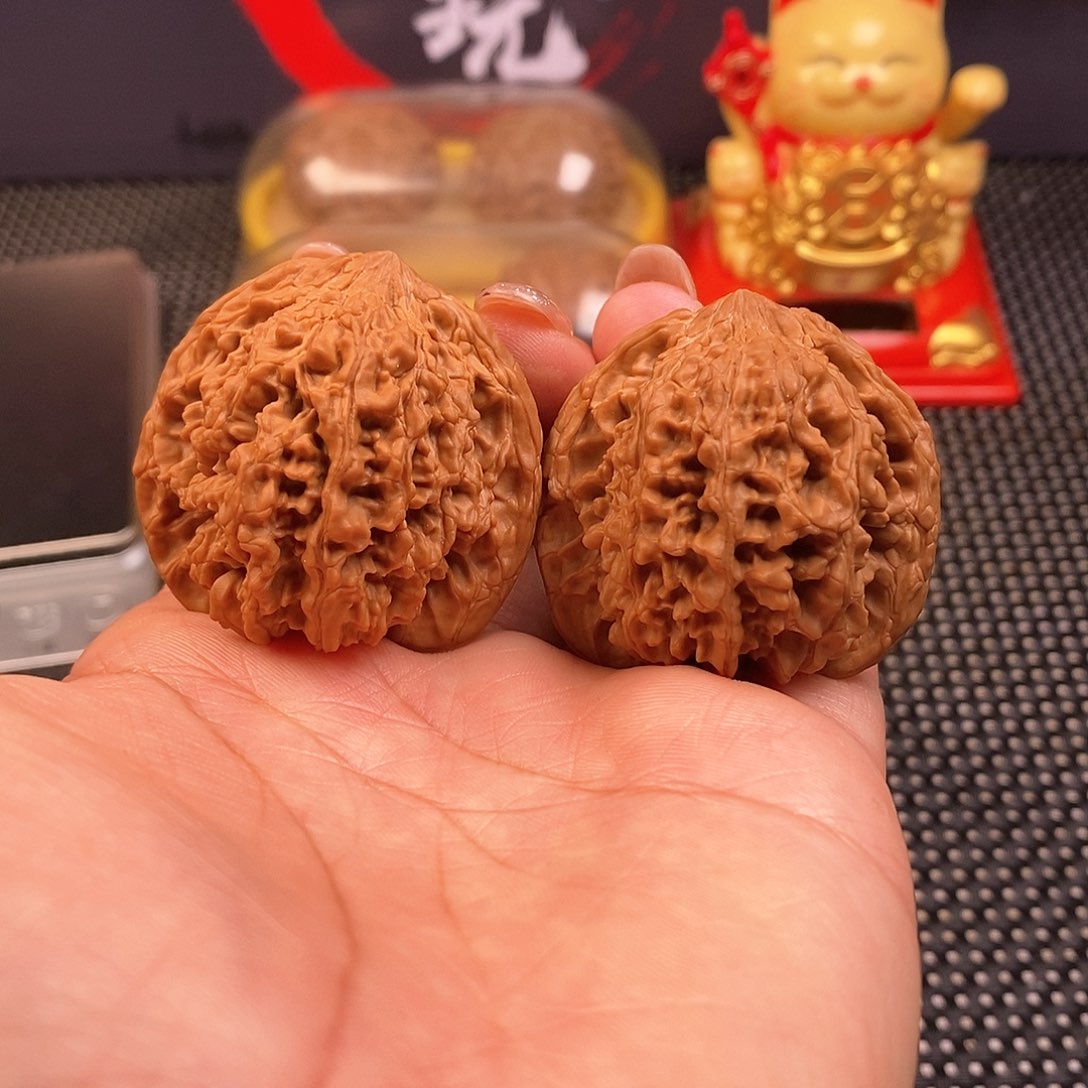 文玩核桃吊坠41尺满天星全品41克