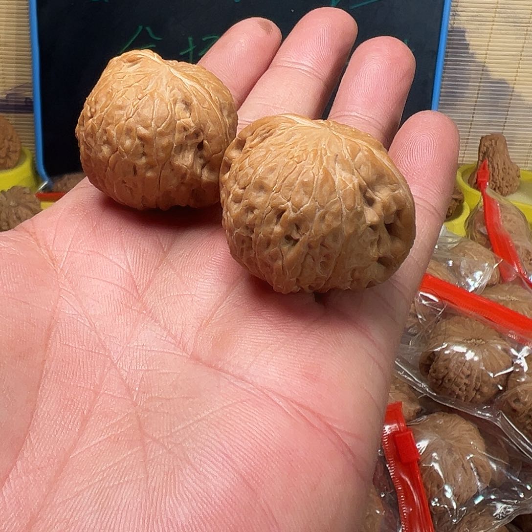 文玩核桃吊坠一**漂铁锤