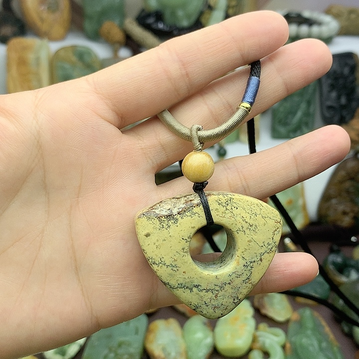 岫岩河磨玉（透闪石质玉）未镶嵌挂件