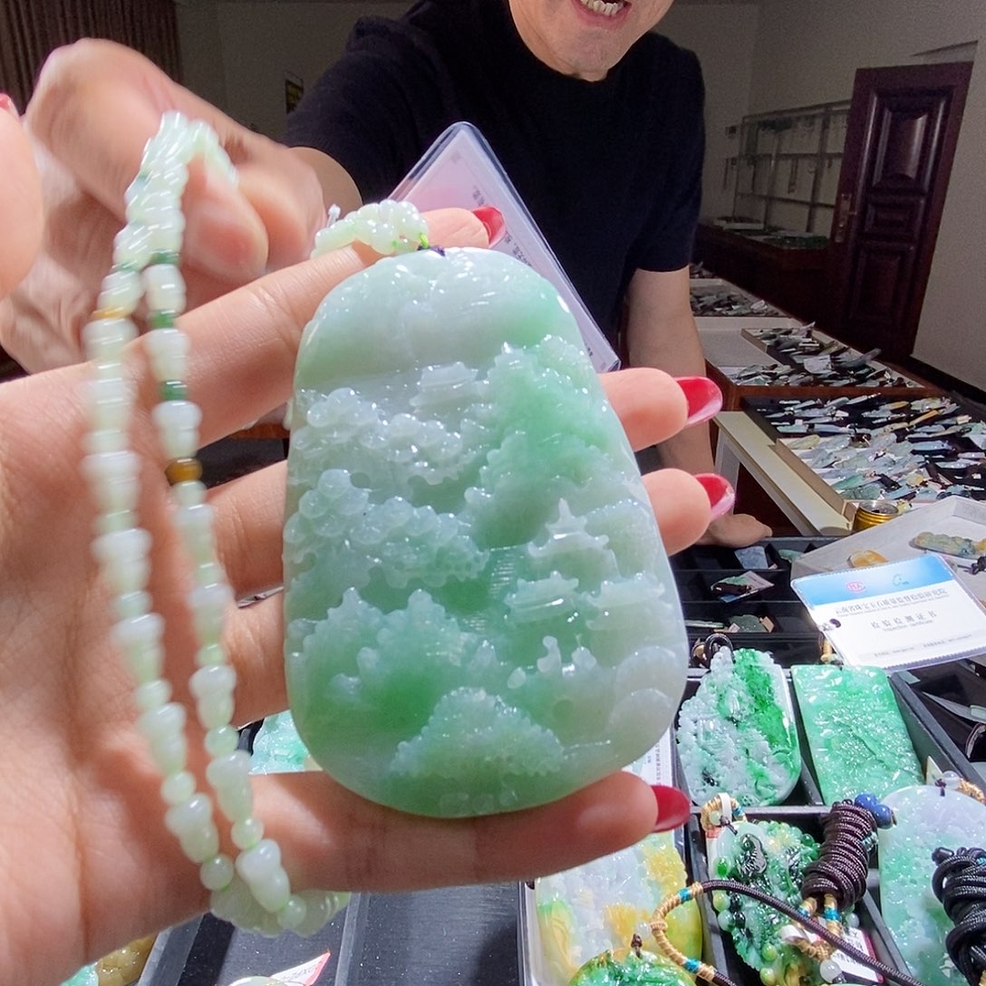 翡翠未镶嵌颈饰翡翠