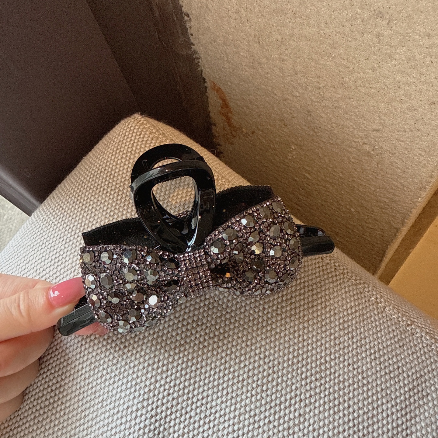 jioli/椒莉轻奢满钻蝴蝶结抓夹高级感赫本风后脑勺盘发鲨鱼夹发卡