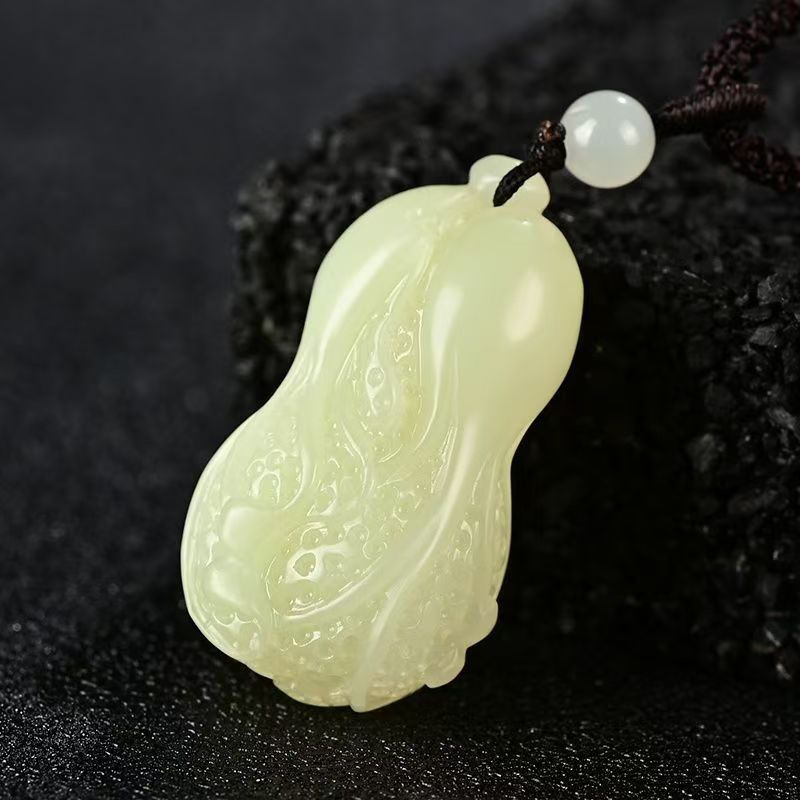 天然青海时尚白菜吊坠配绳子