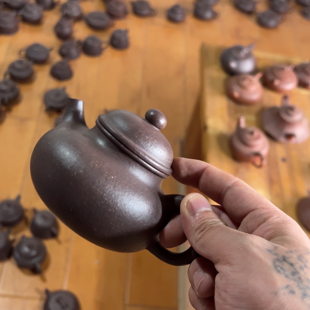 紫砂茶壶微瑕…………………………………………………………