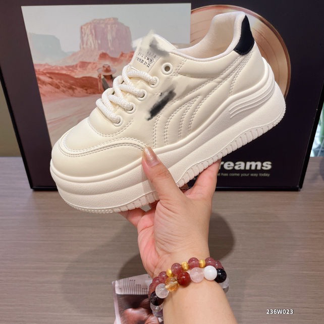 新款百搭板鞋运动鞋W023