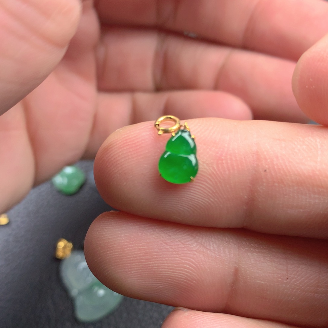 【闪购商品】颈饰18K金镶嵌翡翠翡翠