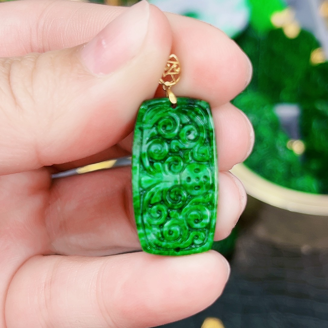 翡翠颈饰18K金镶嵌吊坠