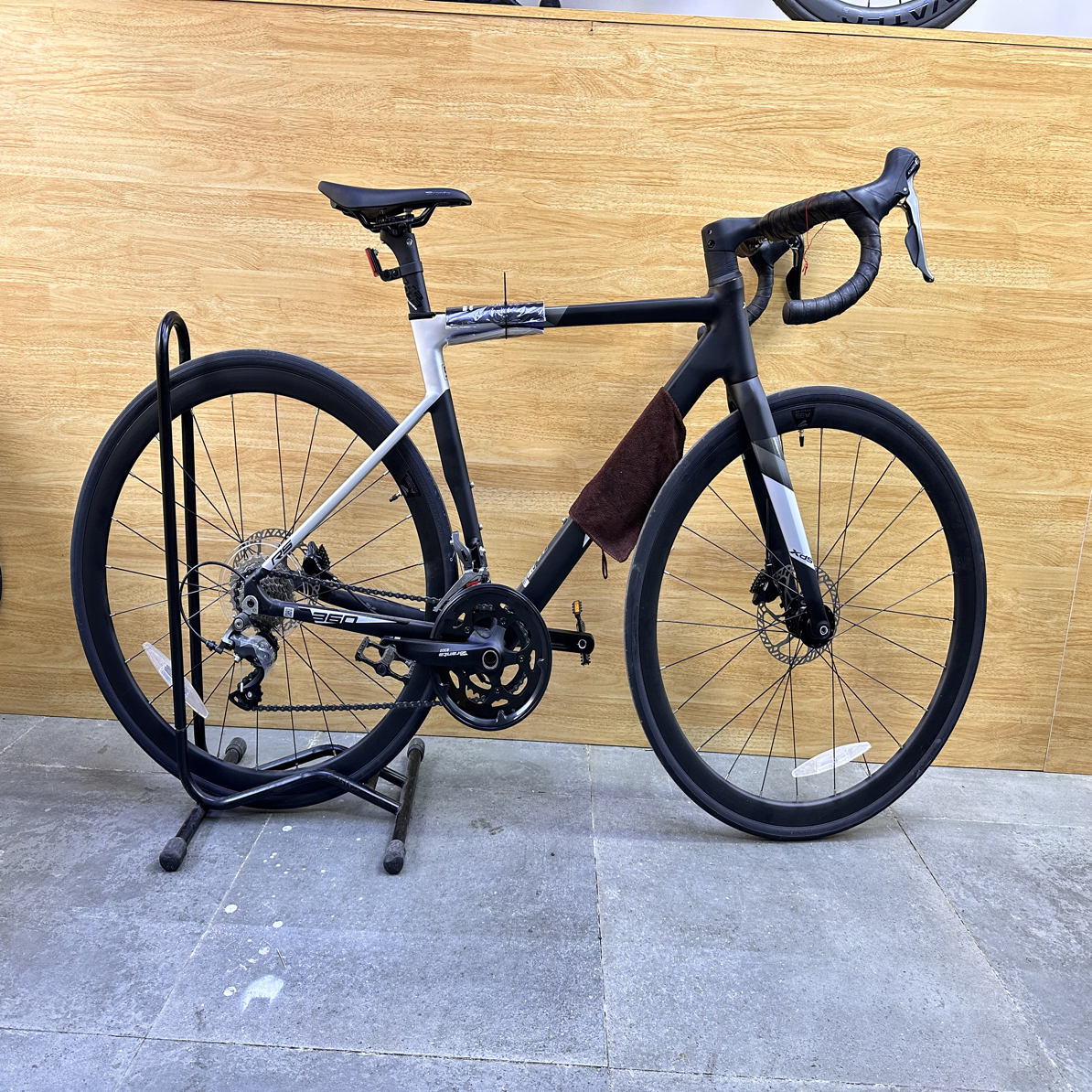 弯把公路车 线拉油碟 16速 51码