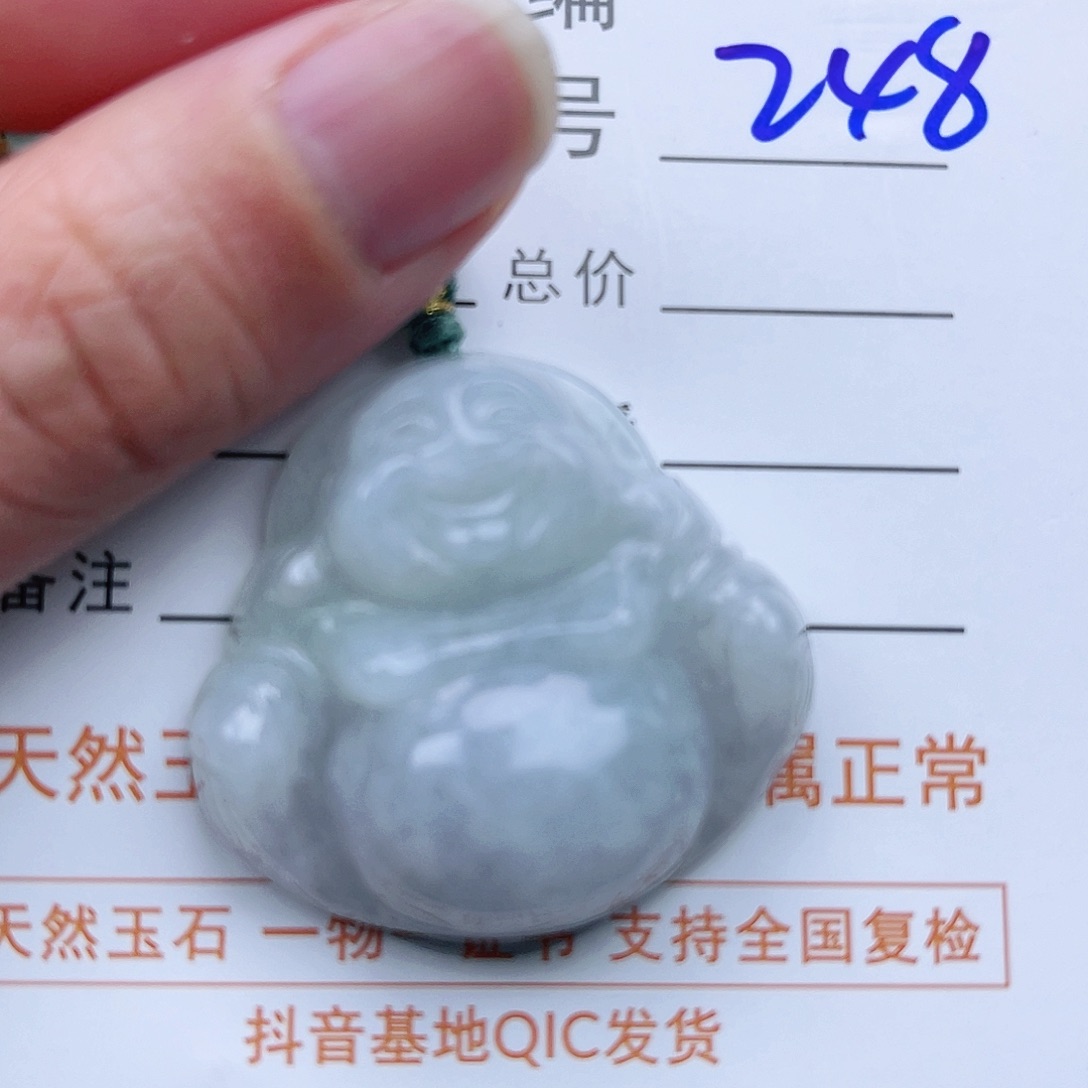 翡翠颈饰未镶嵌佛公