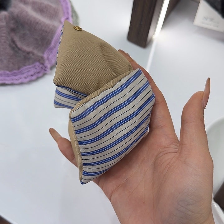 布艺非金属面包三