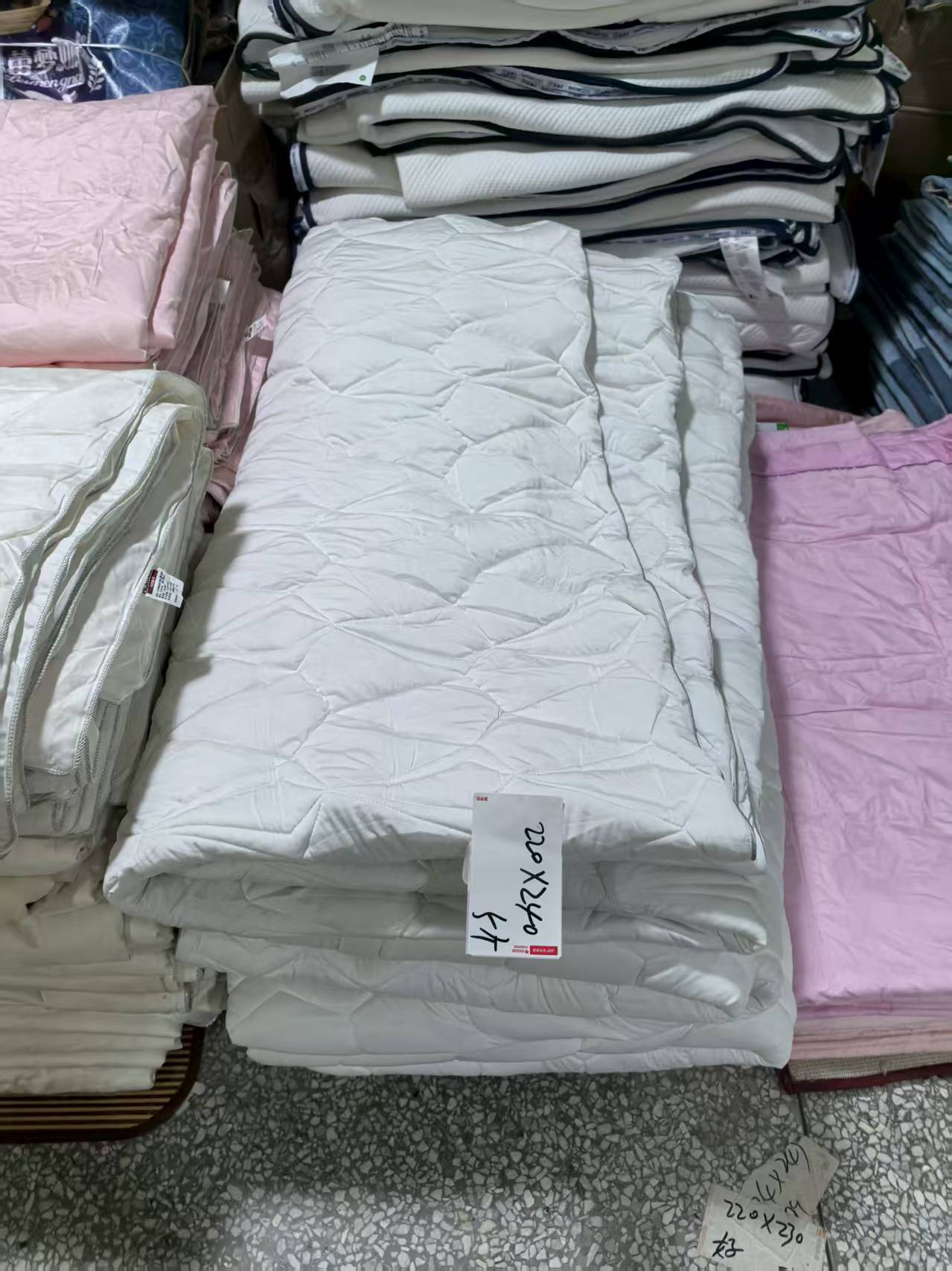 《厚广家》3楼220×240白色超软加厚被子 发1张 不挑款