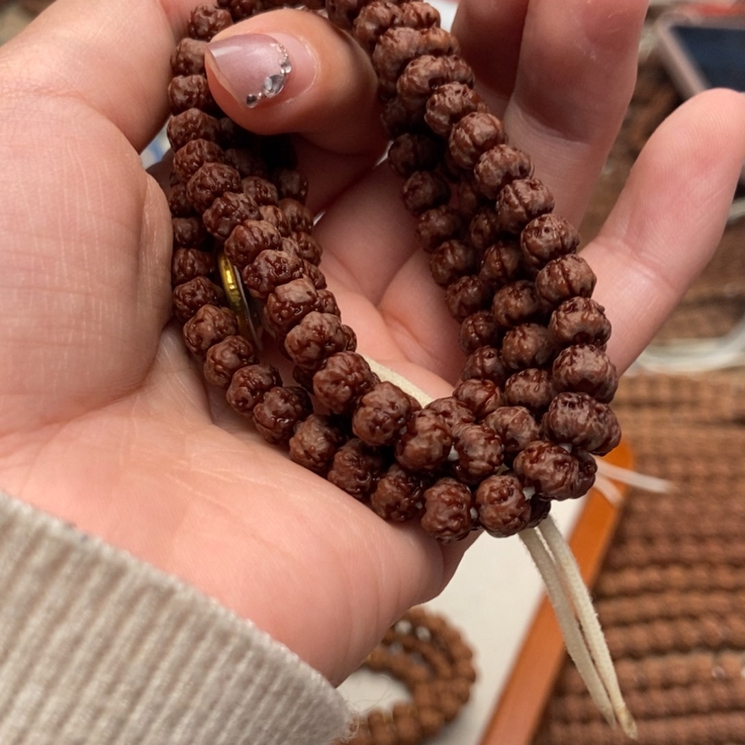 嗨***嗨吊坠金刚菩提佛手108