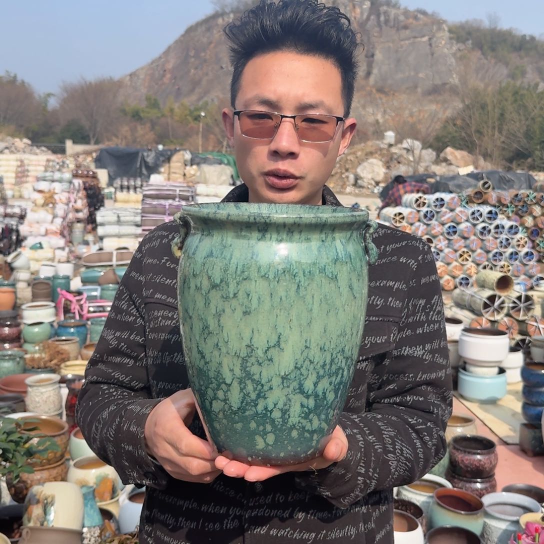 紫砂花盆口19高25（一个镇店之宝雪花绿