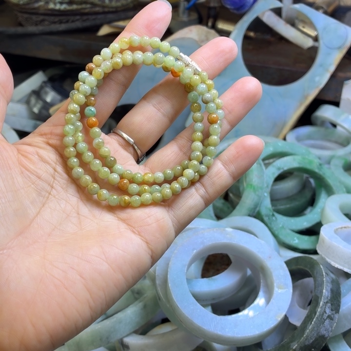 2***飞翡翠未镶嵌颈饰翡翠