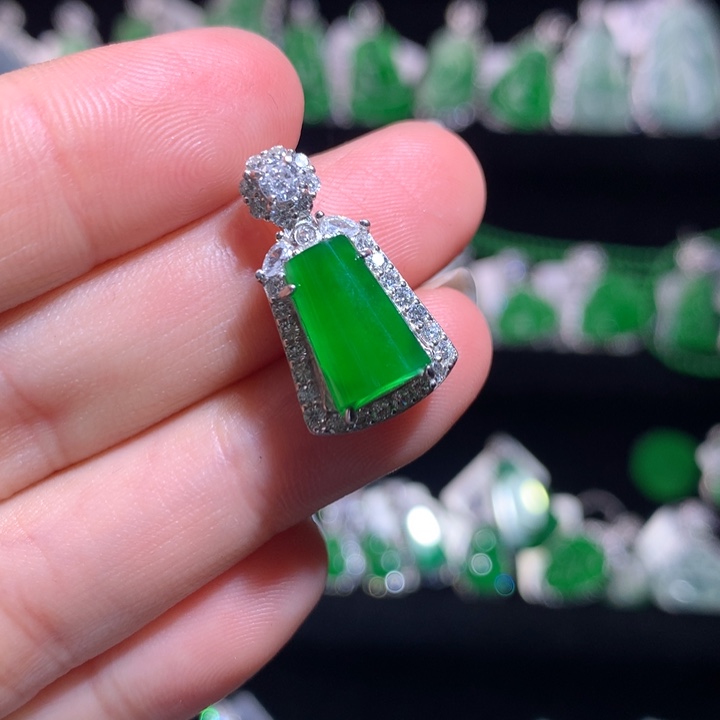 【闪购商品】颈饰银S925镶嵌翡翠天然翡翠