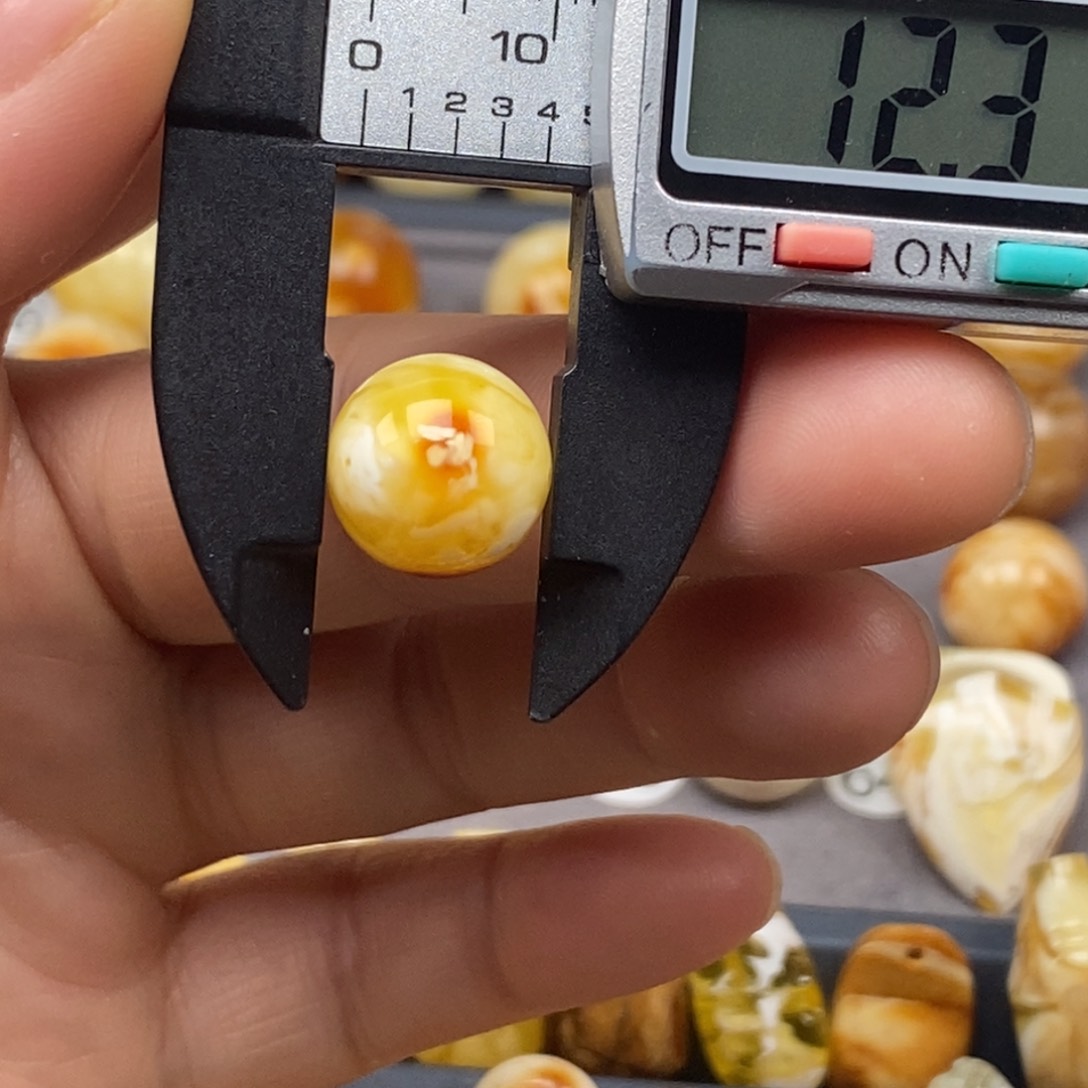 蜜蜡珠宝奇石未镶嵌