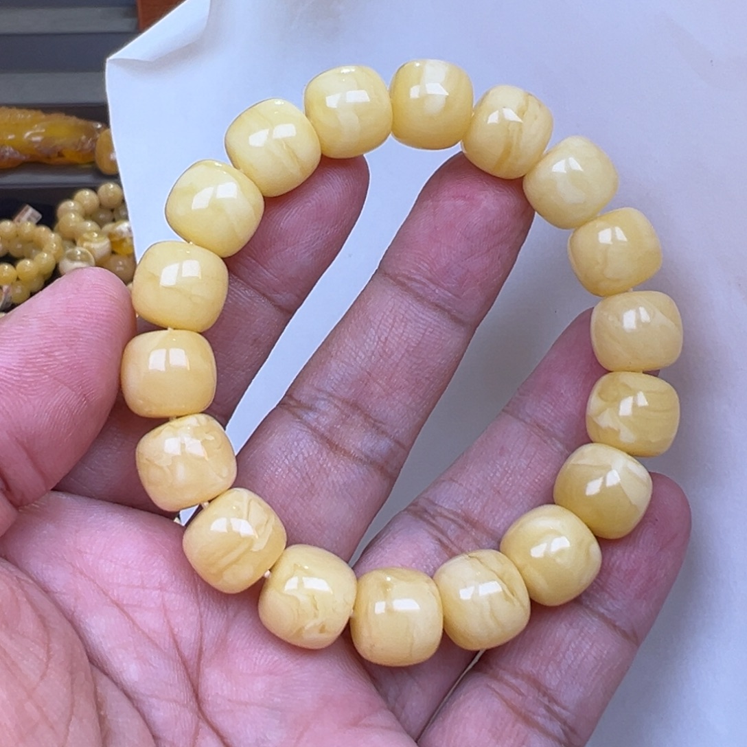 蜜蜡未镶嵌裸石12加21.19克