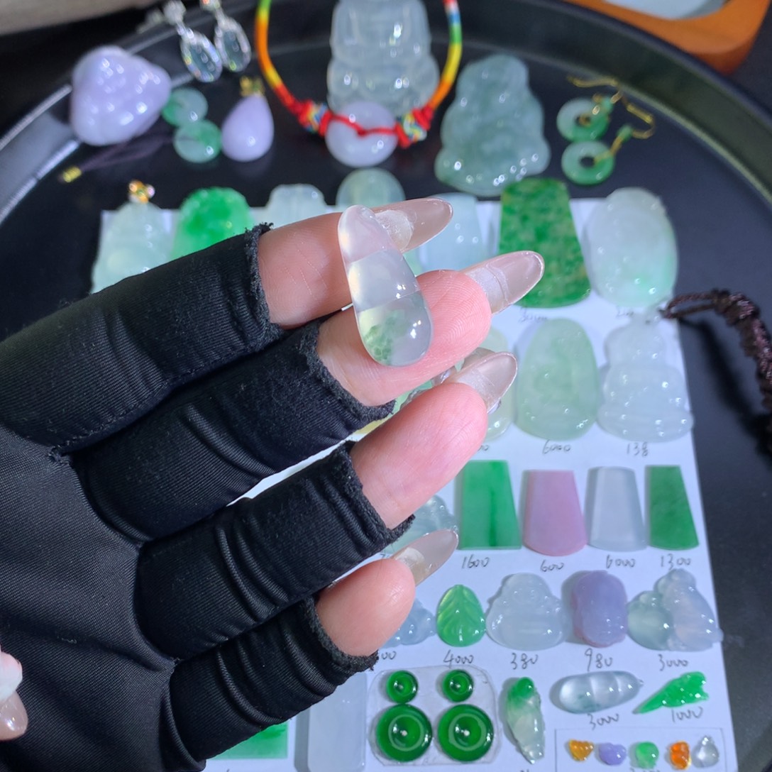 翡翠未镶嵌吊坠(不含链)冰飘花豆