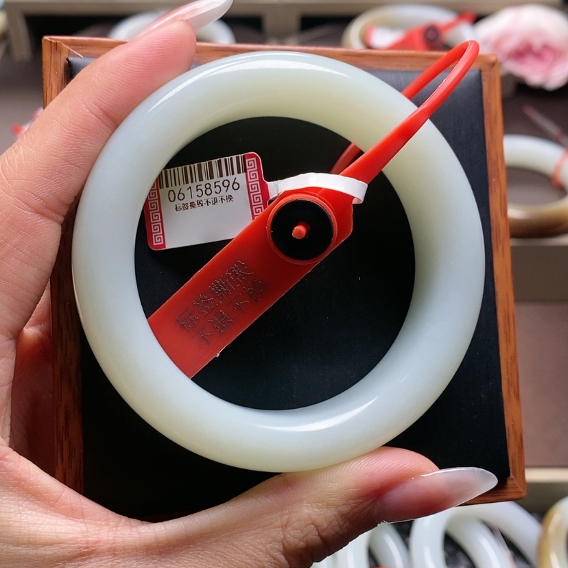 【闪购商品】和田玉手镯未镶嵌