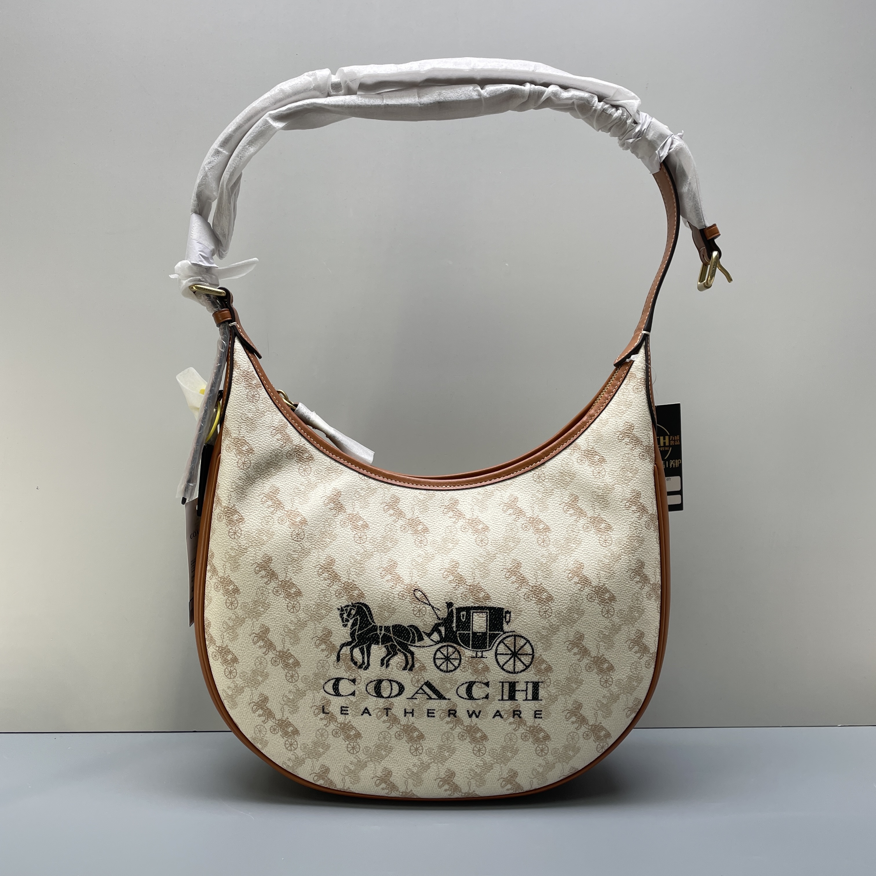 99新 COACH/蔻驰 ace32白色马车大号腋下包32*33*11cmEM122608