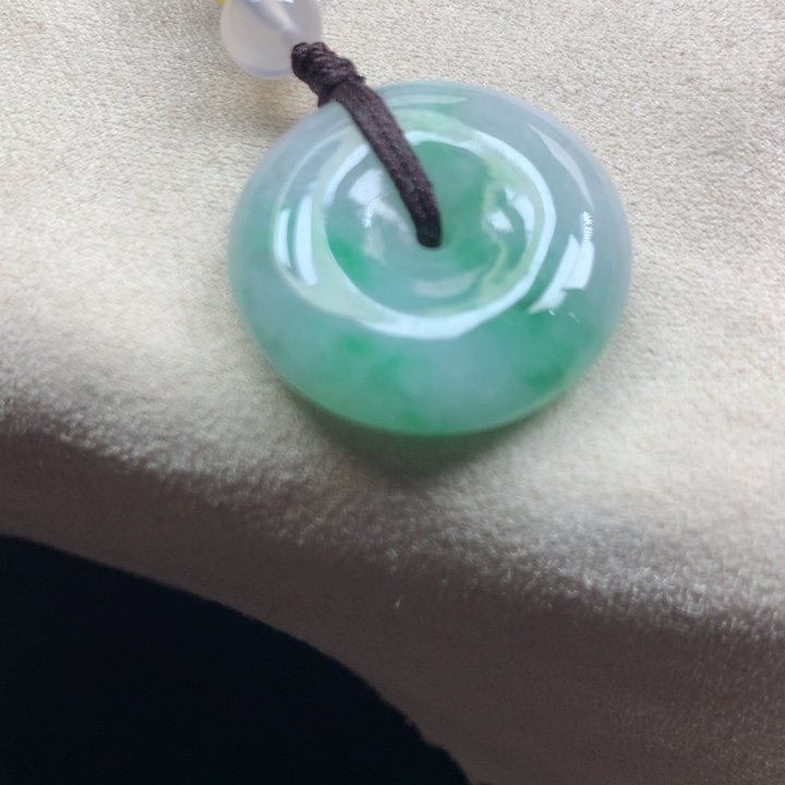 翡翠颈饰未镶嵌吊坠