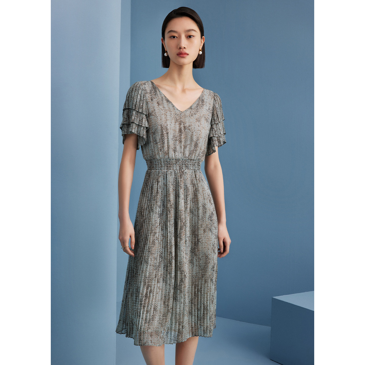 【珊珊专属】V领蟒纹印花夏季新款短袖风琴褶显瘦中长款裙子