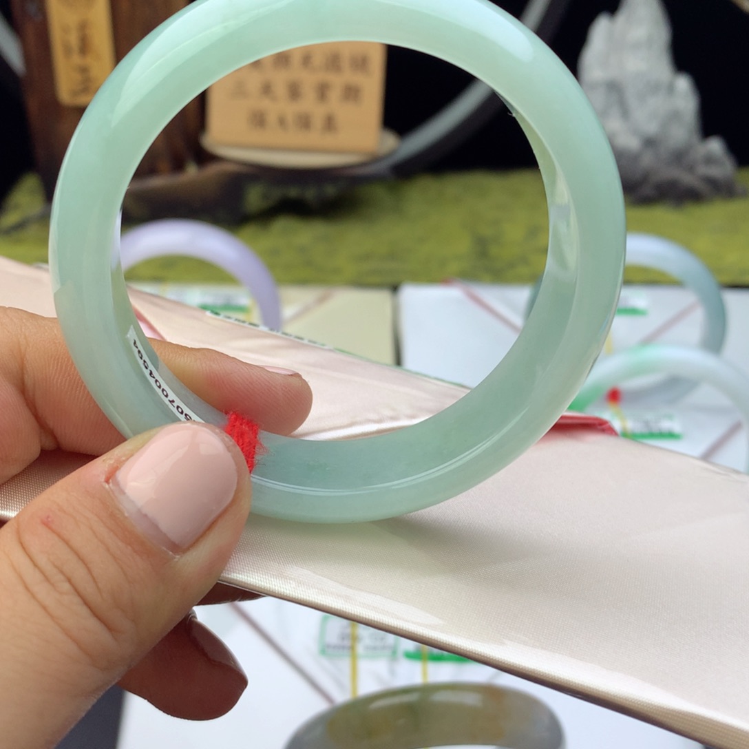 未镶嵌手镯翡翠纯天然