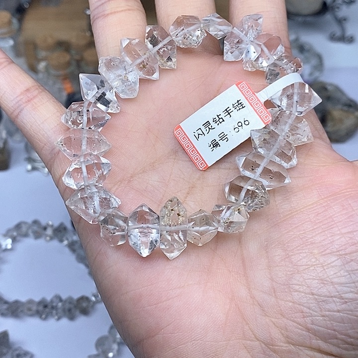 水晶手链未镶嵌闪灵钻手链