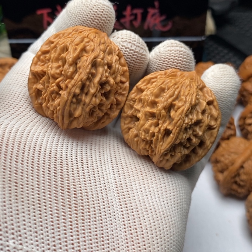 【闪购商品】文玩核桃把件8卖虎