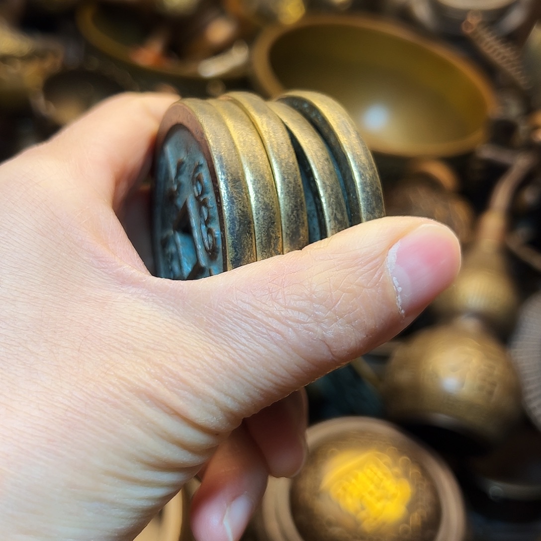 精美铜器工艺品等