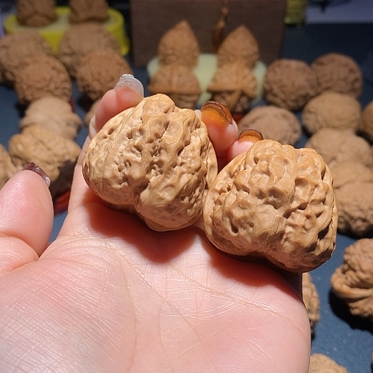 蔓***念核桃文玩核桃蛤蟆头21号