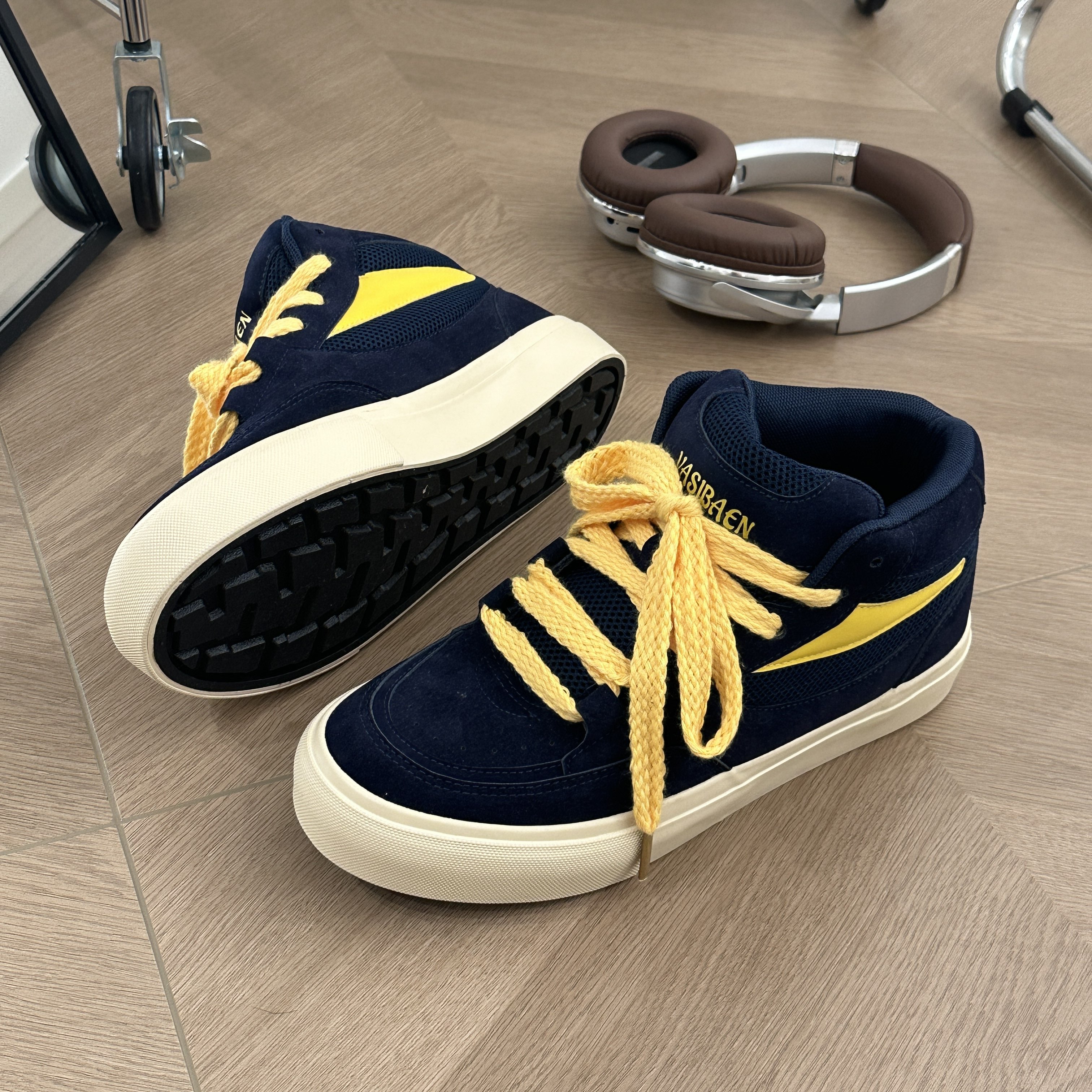 原创设计爆款开车高帮鞋2025秋冬新款男款鞋子痞帅干净感休闲男鞋