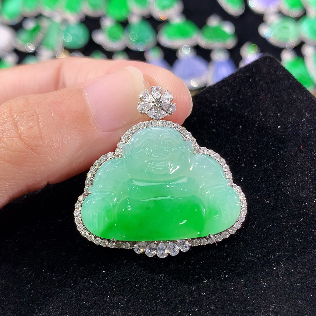 翡翠18K金镶嵌颈饰