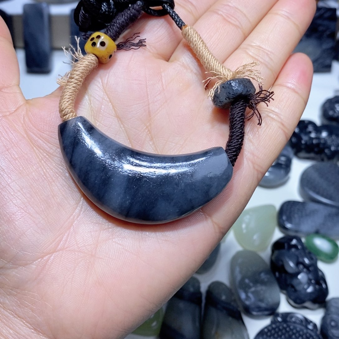 和田玉未镶嵌挂件