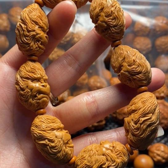 橄榄核吊坠大圣手串