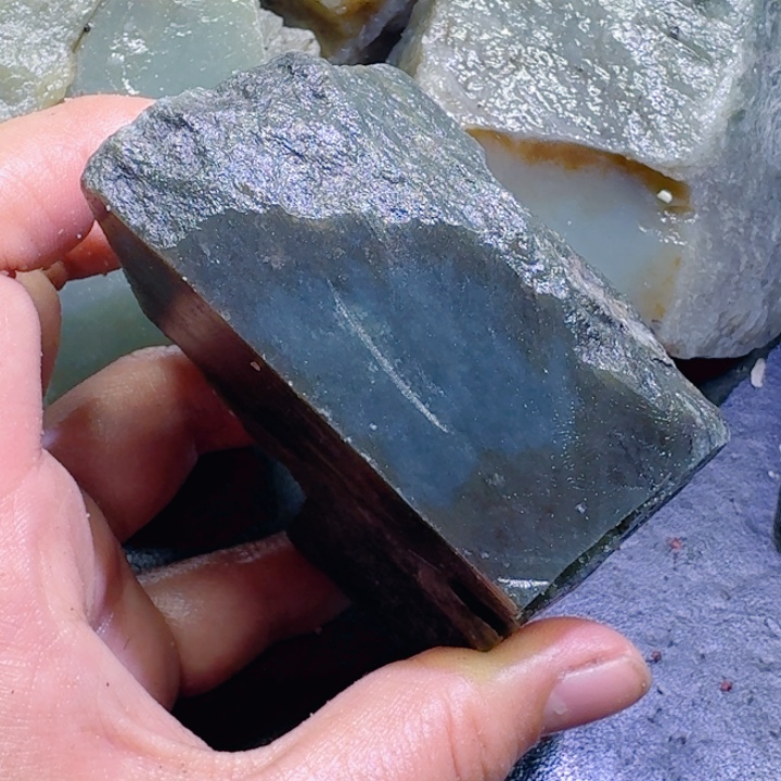 和田玉未镶嵌珠宝半成品