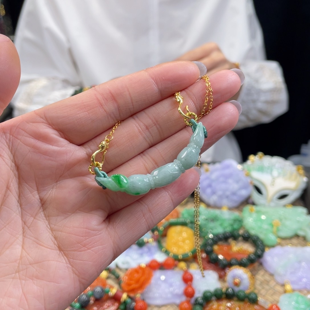 翡翠颈饰未镶嵌代编织