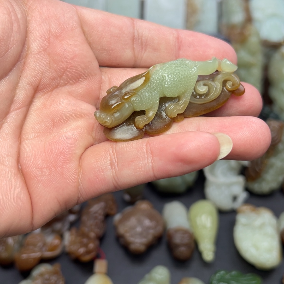 和田玉未镶嵌挂件