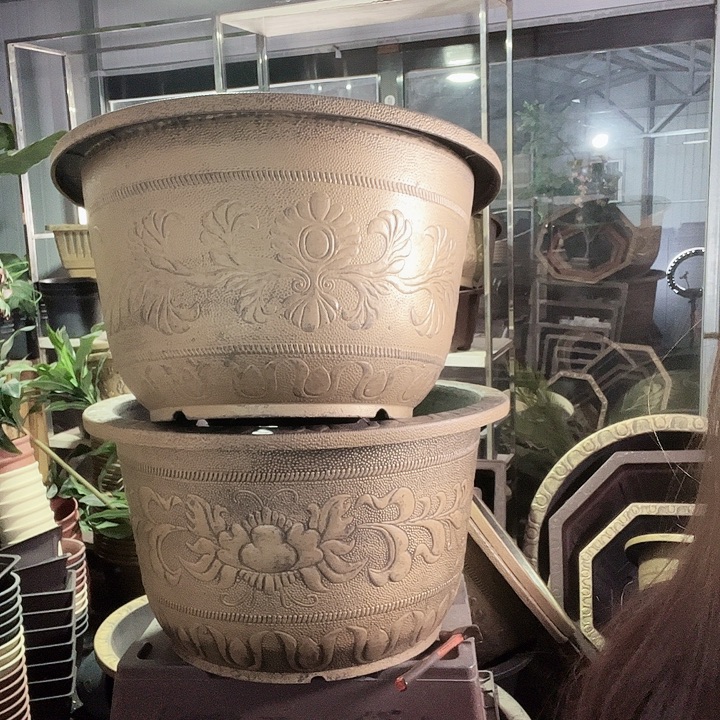 圆60一个有孔的金色