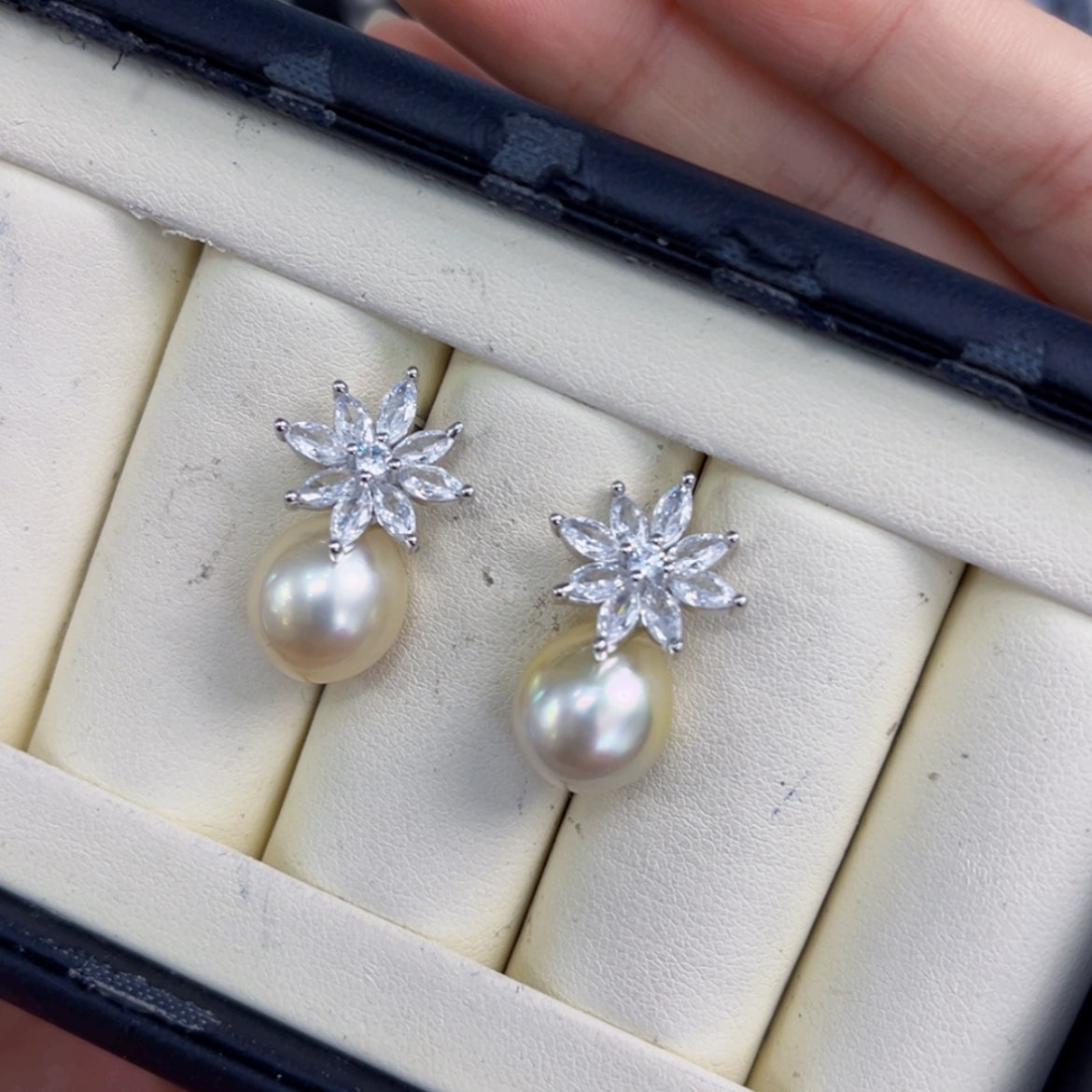 【闪购商品】海水珍珠耳饰银S925镶嵌