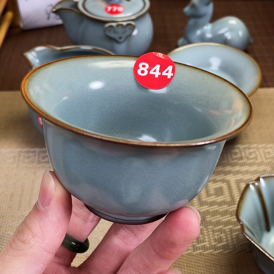 瓷片。。。。。。。。。。。。。。。