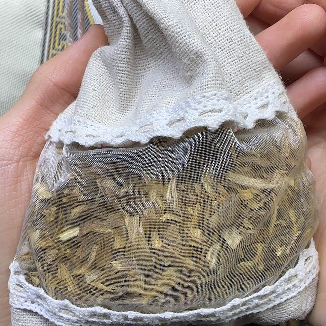 沉香碎屑沉香+香包高油脂原材料勾丝30克多样性发一