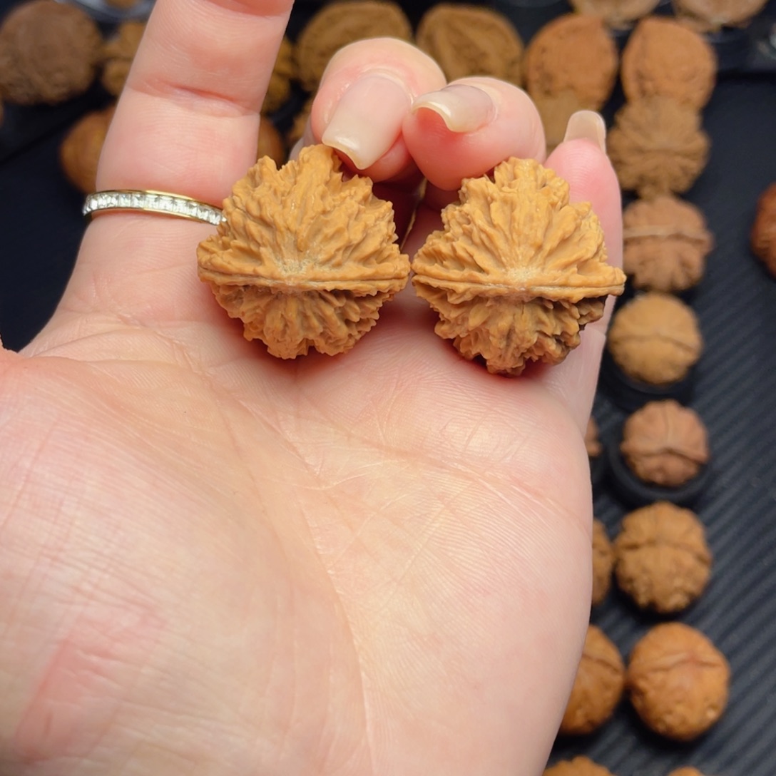 文玩核桃把件小火焰