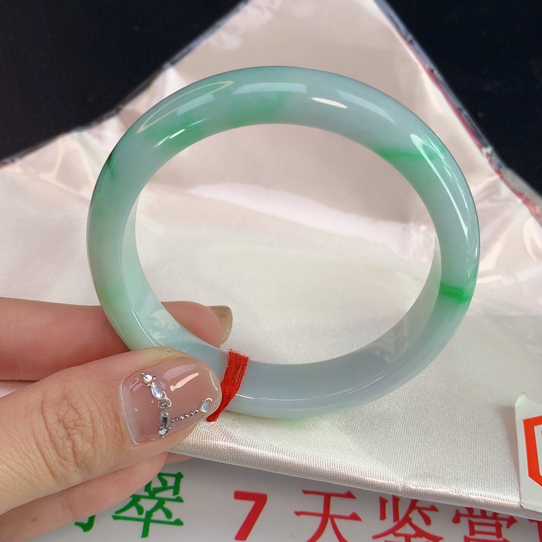 翡翠手镯未镶嵌天然A货翡翠068