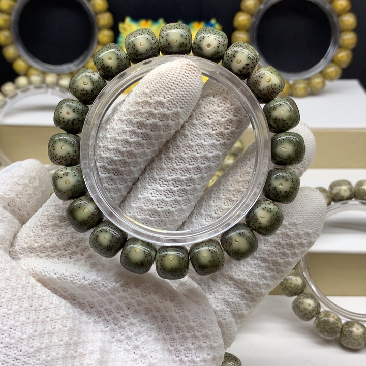 手串星月菩提12号 绿包白小细星12/11