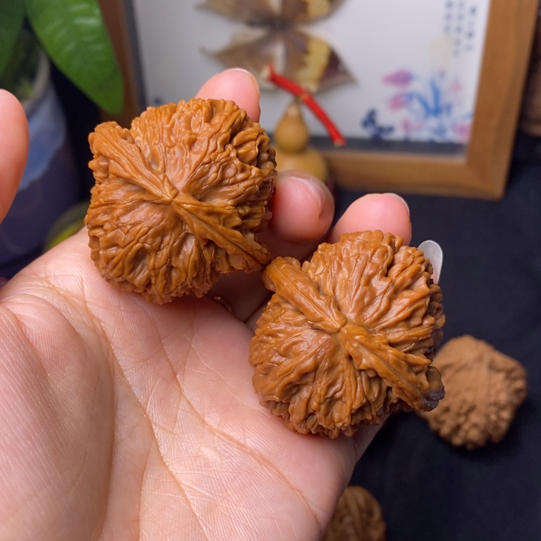 文玩核桃把件42三角白